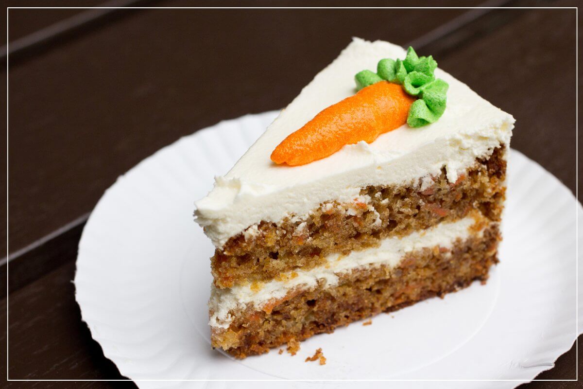 Rüblikuchen mit Schmandcreme