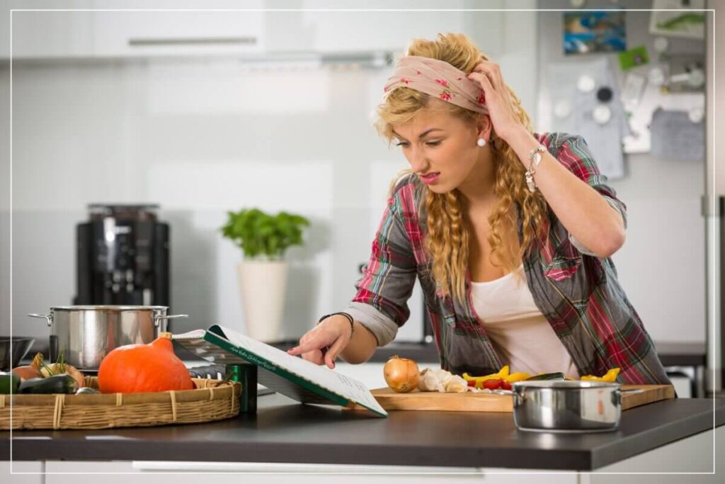 Meal Prep Fehler - Frau hat zu komplexe oder ungewöhnliche Rezepte ausgesucht