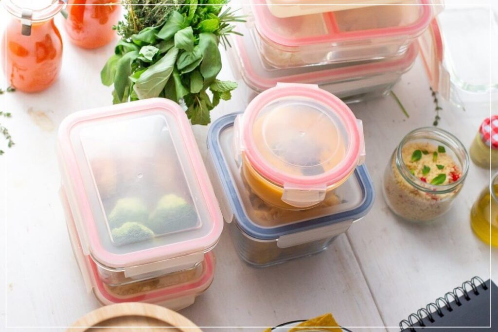 Meal Prep to go - Essen in Behälter zum Mitnehmen oder für den Kühlschrank