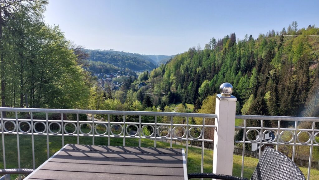 Terrassenblick von der Bergvilla Steinach